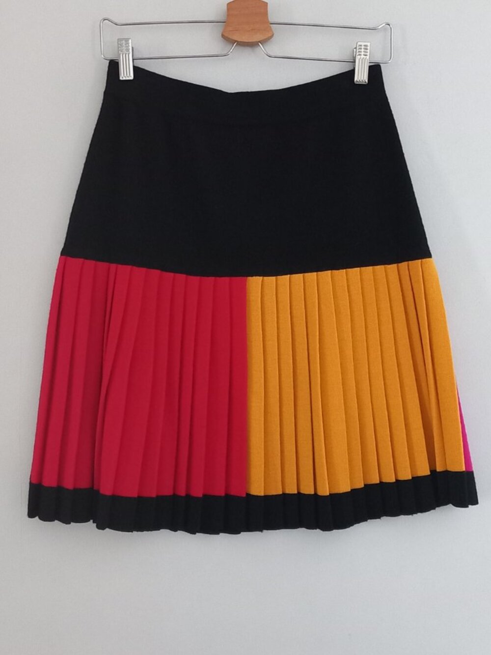 TRUE VINTAGE LIZ CLAIBORNE colourblock pleated knit skirt